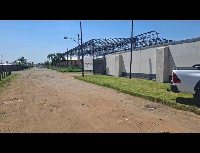 22,000M² INDUSTRIAL YARD FOR SALE IN BARTLETT